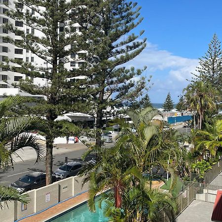 Surfers Paradise- Meters From The Beach! Gold Coast Bagian luar foto