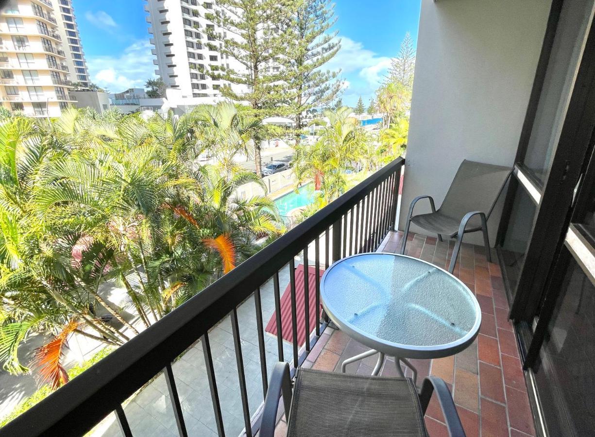Surfers Paradise- Meters From The Beach! Gold Coast Bagian luar foto