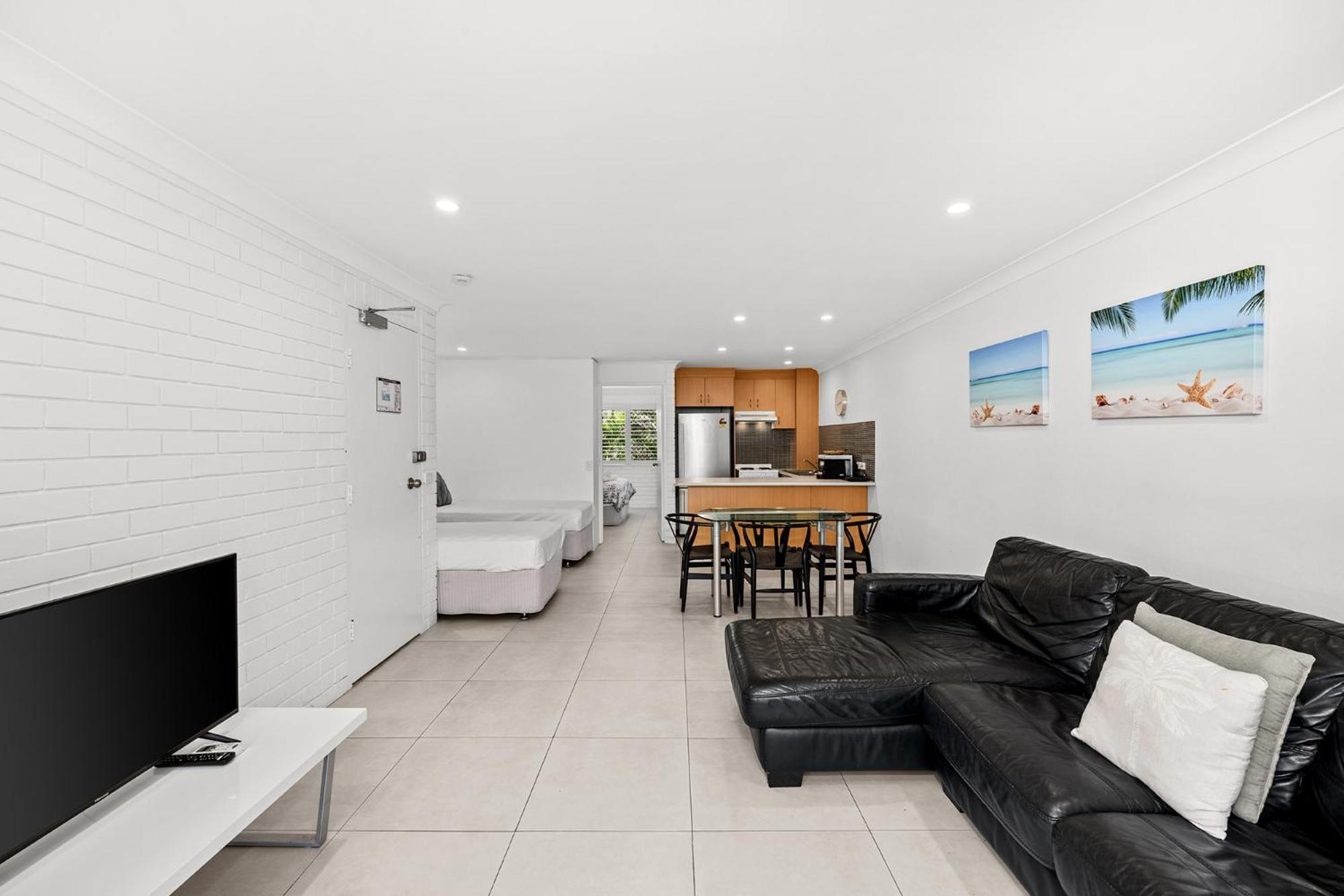 Surfers Paradise- Meters From The Beach! Gold Coast Bagian luar foto