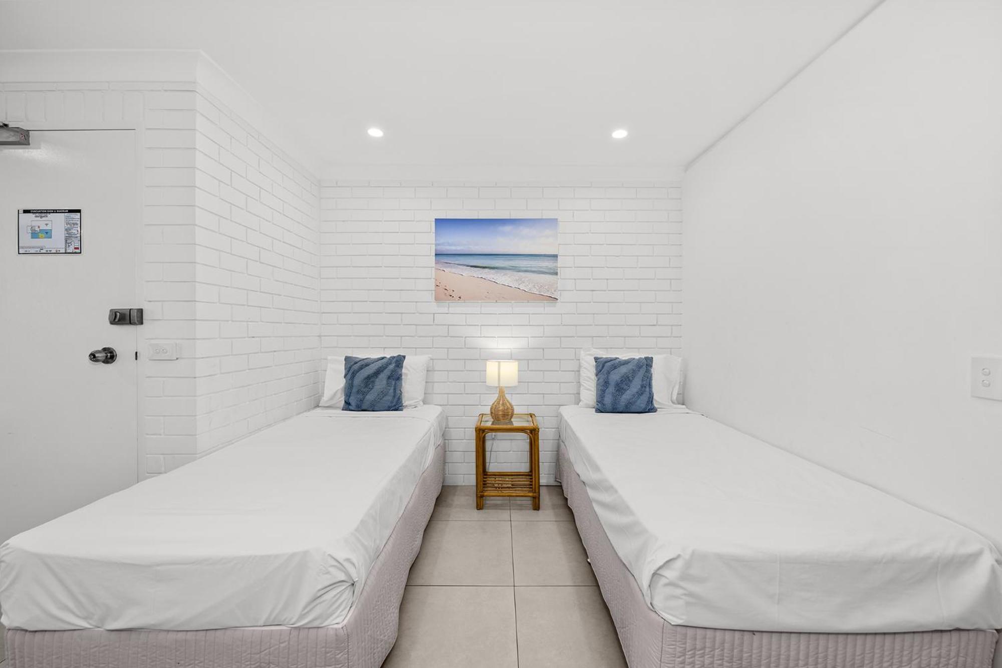 Surfers Paradise- Meters From The Beach! Gold Coast Bagian luar foto